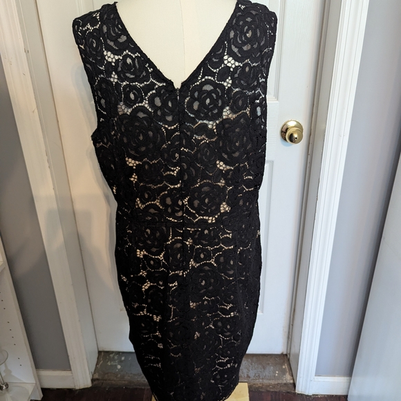 Ellen Tracy Black Floral Lace Midi Dress - Picture 3 of 4